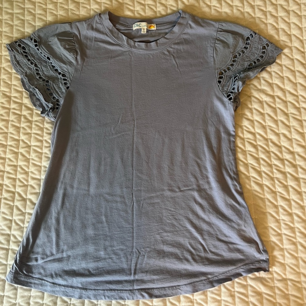 C&C California blouse floral crochet style sleeves